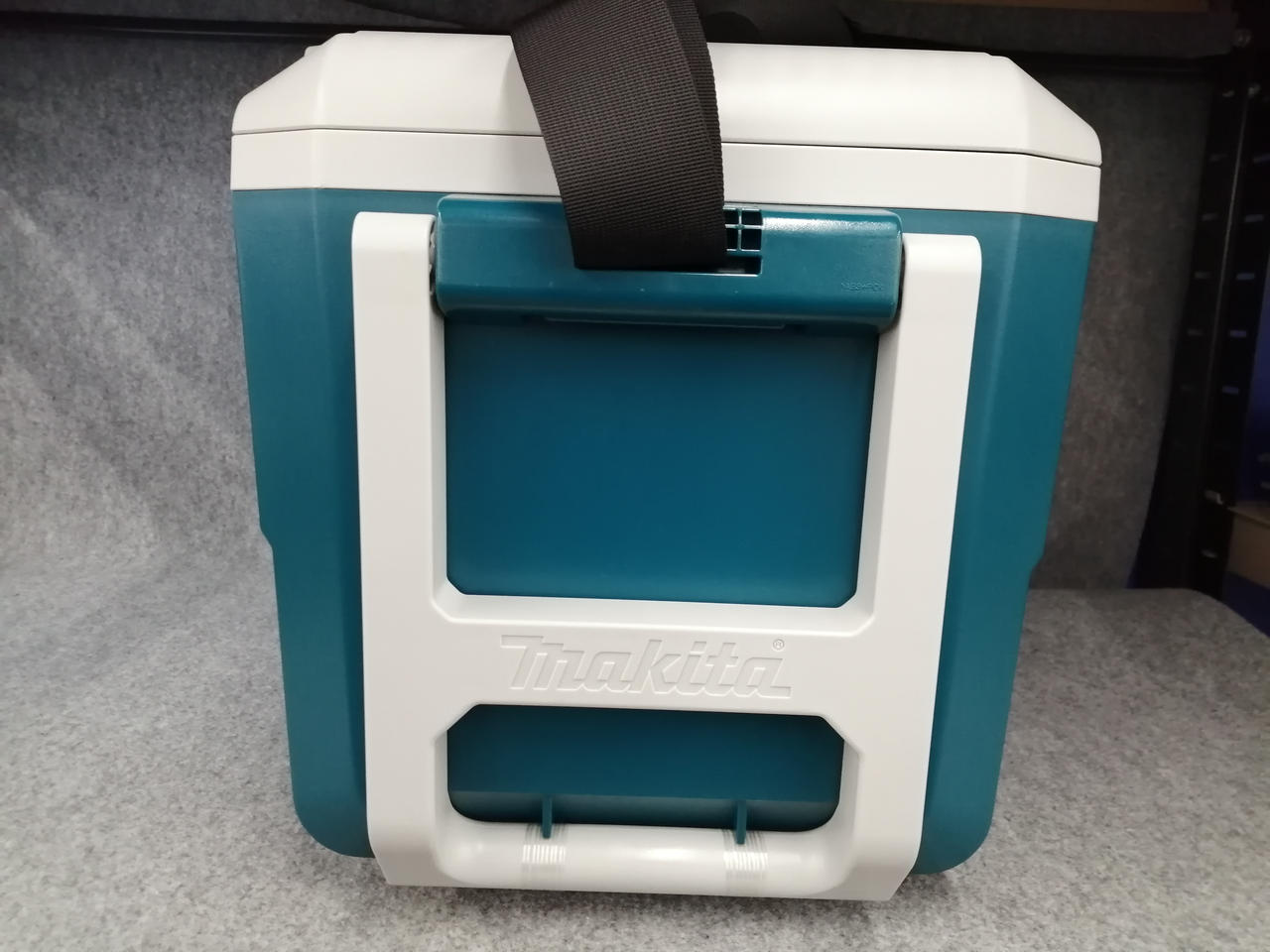 マキタ 保冷温庫 CW180D ジャンク品 ジャンク】makita 充電式保冷温庫 CW180D マキタ - メルカリ