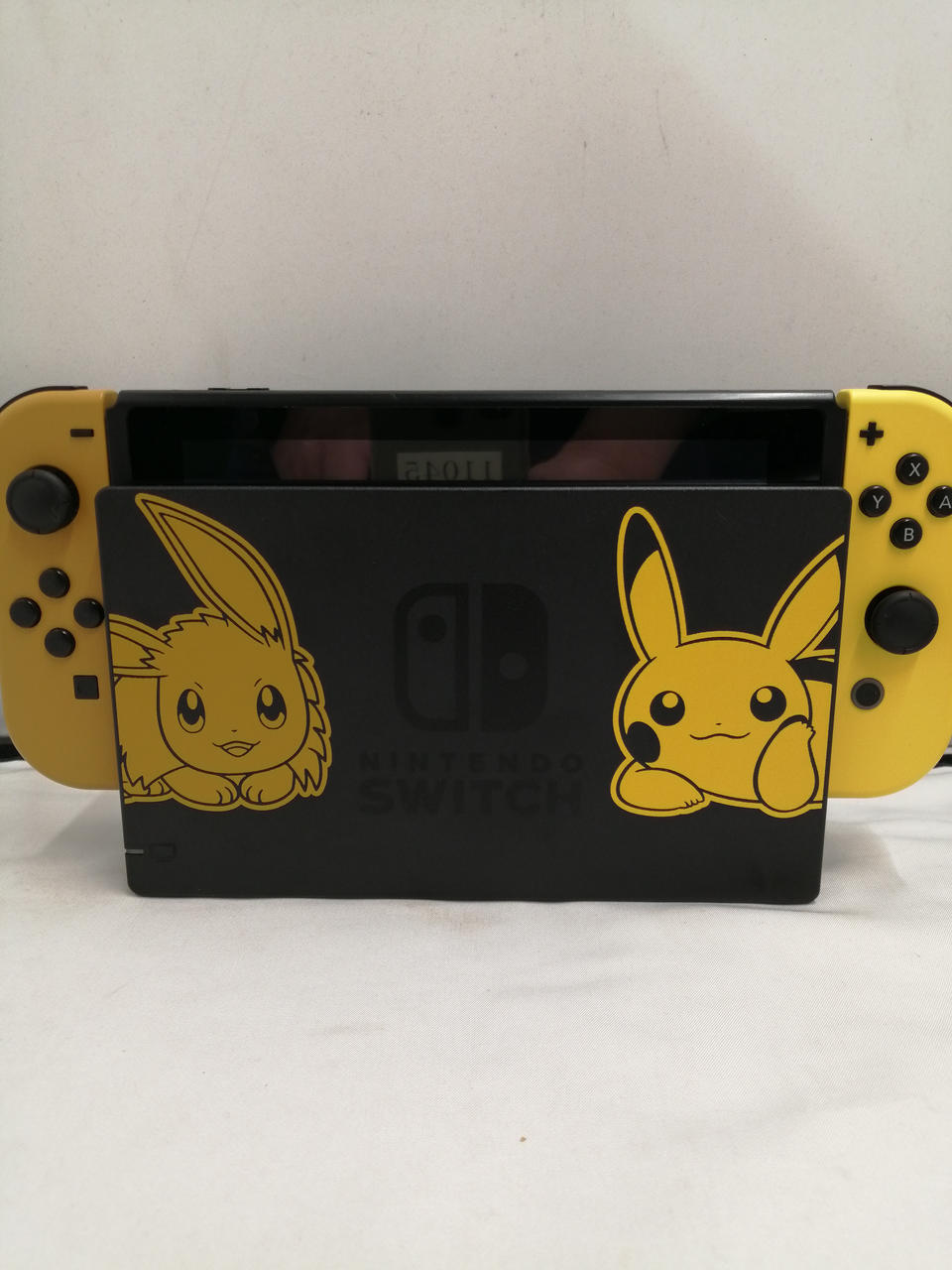 ニンテンドウ(NINTENDO)|SWITCH ピカチュウ・イーブイモデル