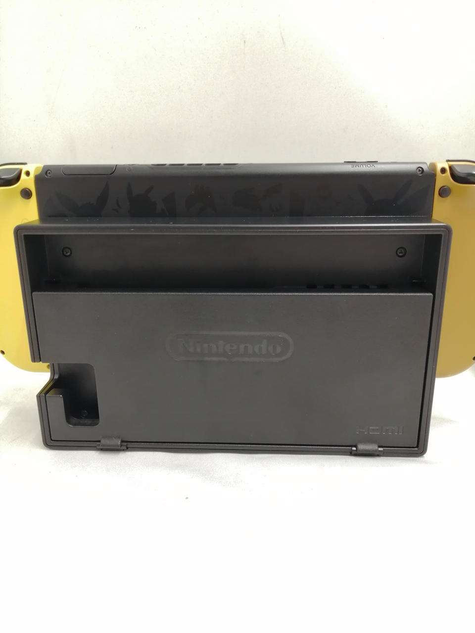 ○ Nintendo Switch ピカチュウイーブイエディションHAC-001 Nintendo Switch HAC-001 Pikachu & Eevee Edition with Pokémon
