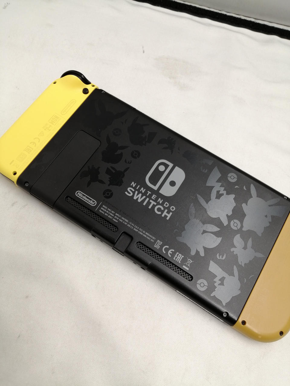 ニンテンドウ(NINTENDO)|SWITCH ピカチュウ・イーブイモデル