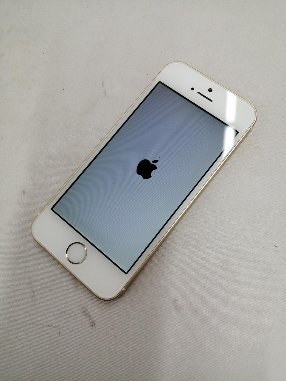 若干液晶に黄ばみあります。