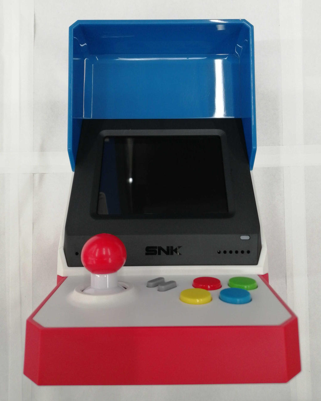 SNK エスエヌケー/NEOGEOmini本体/コントローラー付/FM1J2X1800/102736761/ABランク/88【中古】 SNK エスエヌケー/NEOGEOmini本体/コントローラー付/FM1J2X1800