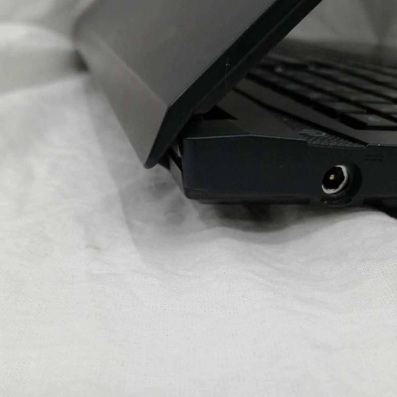 画面動かすと外装ズレます