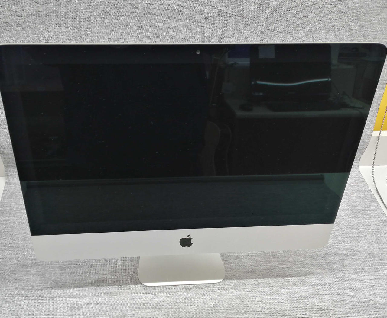 appleの置き物　ガラス製（73）アップルコンピュータ appleの置き物 ガラス製（73）アップルコンピュータ - メルカリ