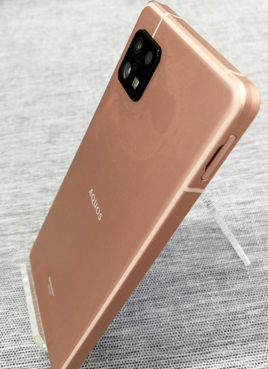 裏面左上部分汚れあります。