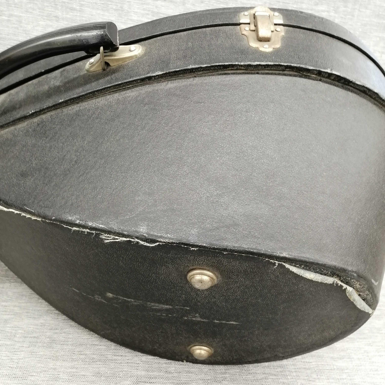 ケース劣化あります。