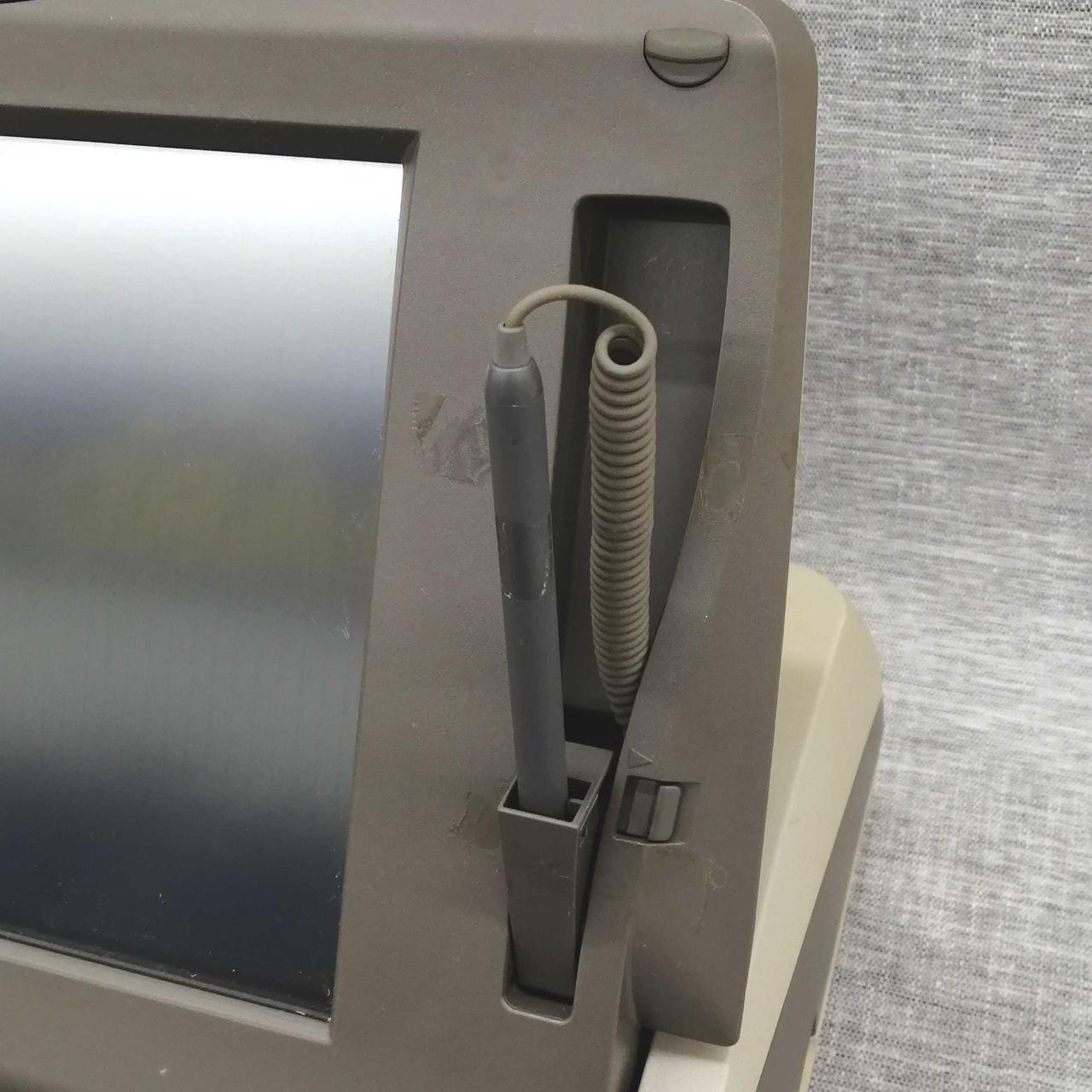 テープ跡あります