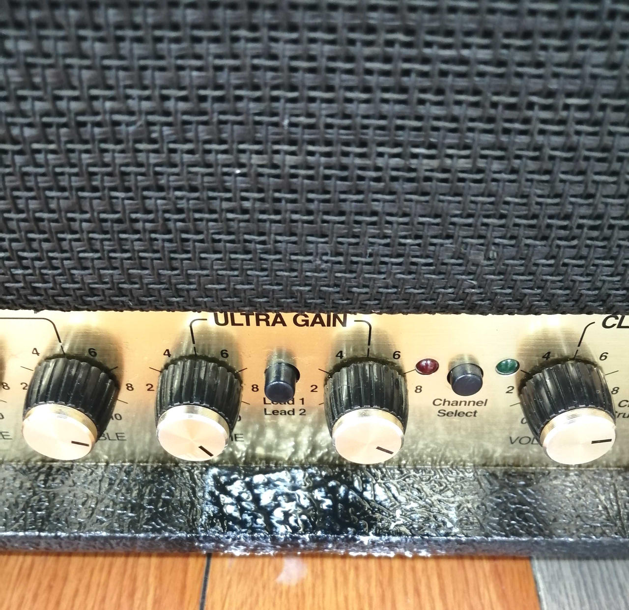 シール跡あります。
ベタつきあります。