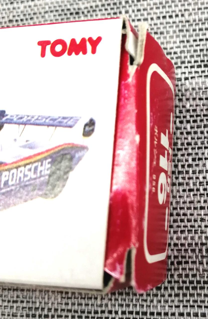 外箱ダメージあります。