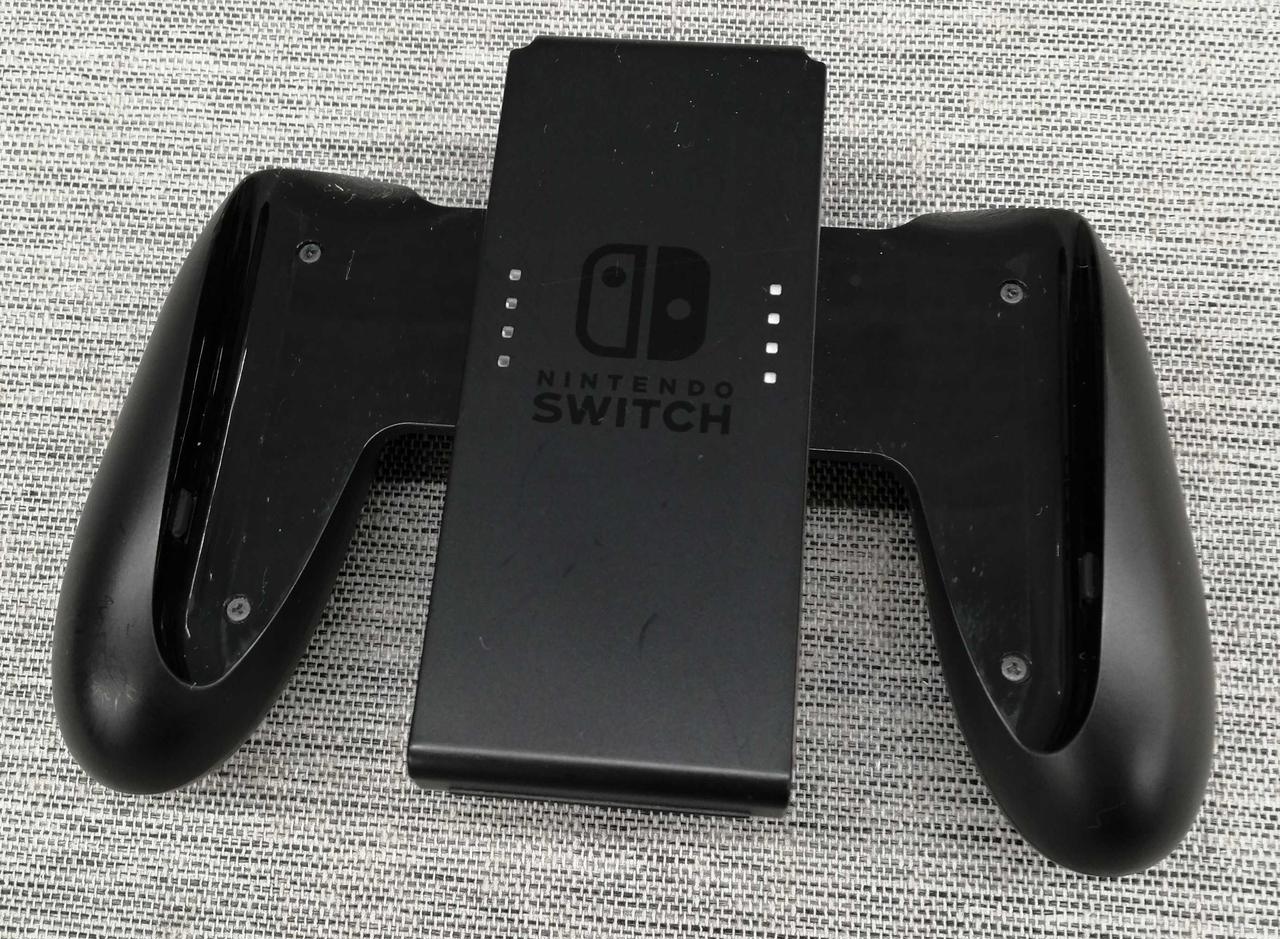 ひ*ん様 Nintendo Switch新型モデル　黒 ひ*ん様 Nintendo Switch新型モデル 黒 Amazon.co.jp: Nintendo