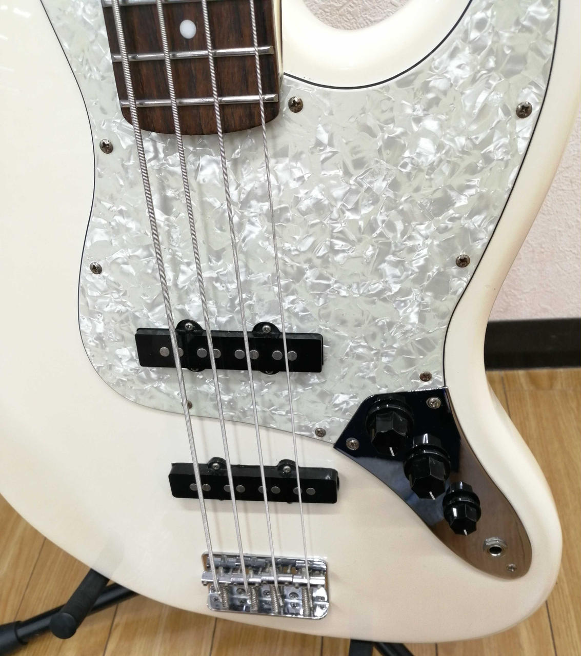 Triumph エレキベース プレシジョンベース LEGEND LPB-Z WH エレキベース初心者12点セット 【充電式