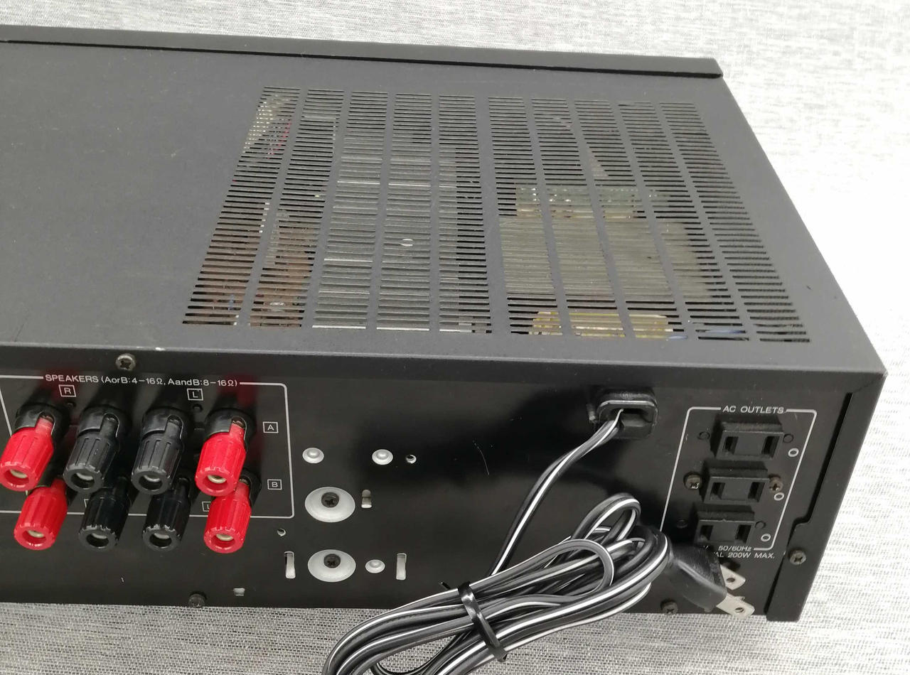 OIOI　Kenwood KRF-V7030 アンプ 本体 Kenwood KRF-V 7030 E | hifi-wiki.com