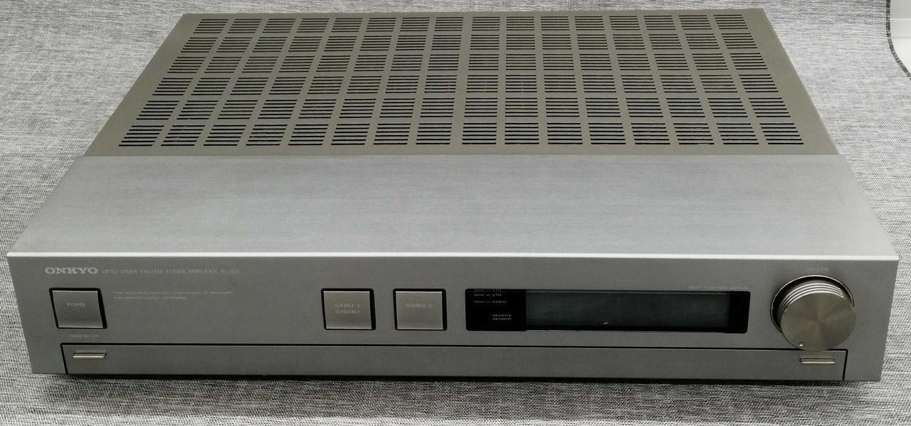 ONKYO R-803 チューナーアンプ。￥45,000少々難あり使用可能 ONKYO R-803 チューナーアンプ。￥45,000少々難あり使用可能