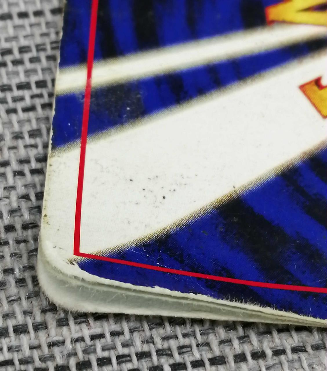 カード左上部分剥がれあります。