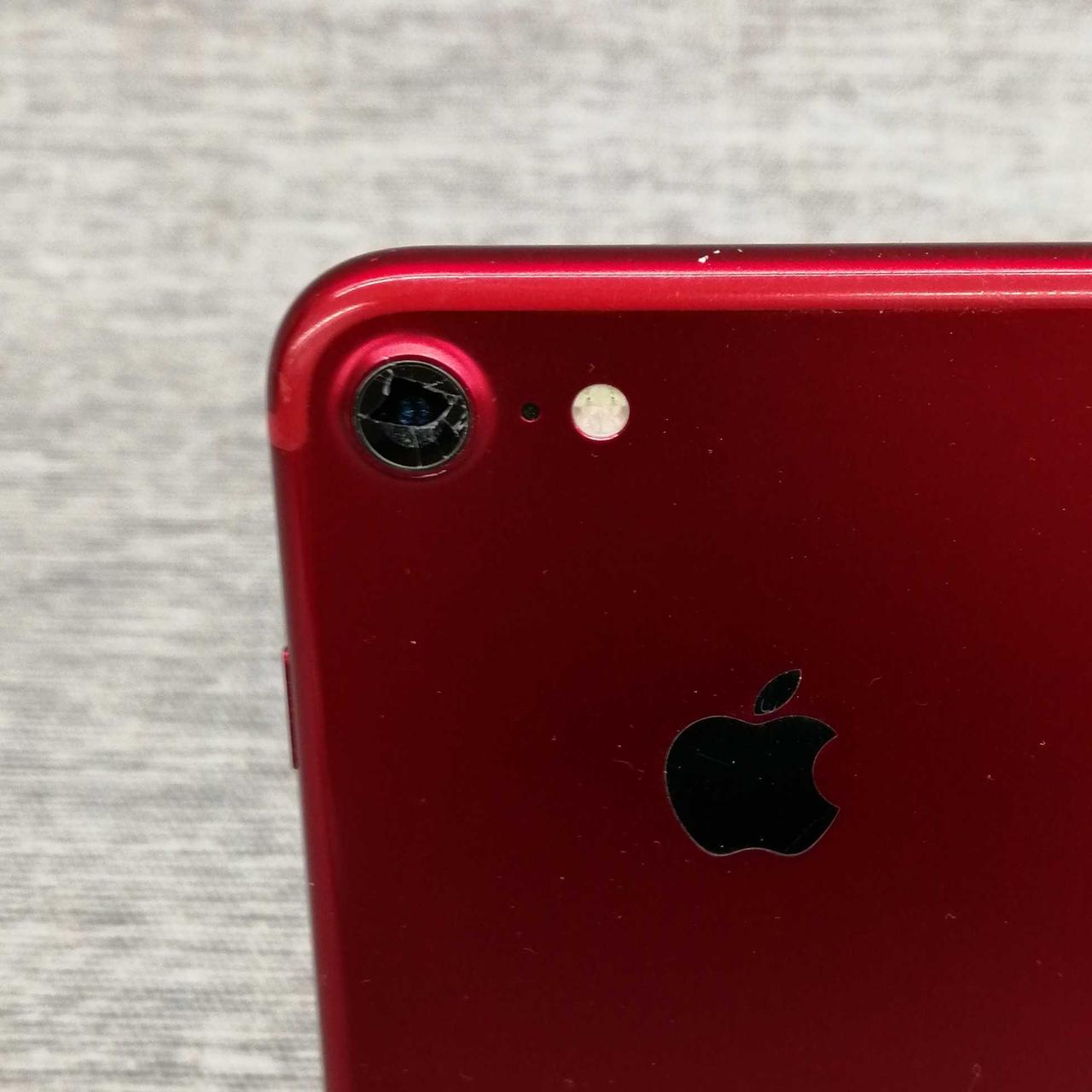 カメラレンズ割れてます