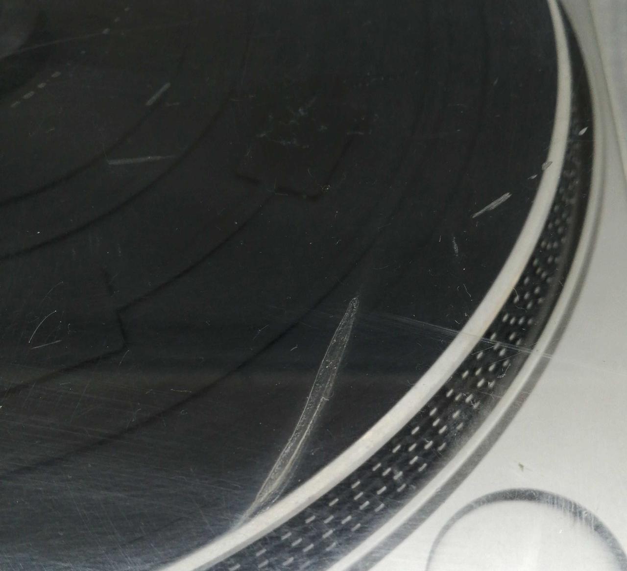 ダストカバーキズあります