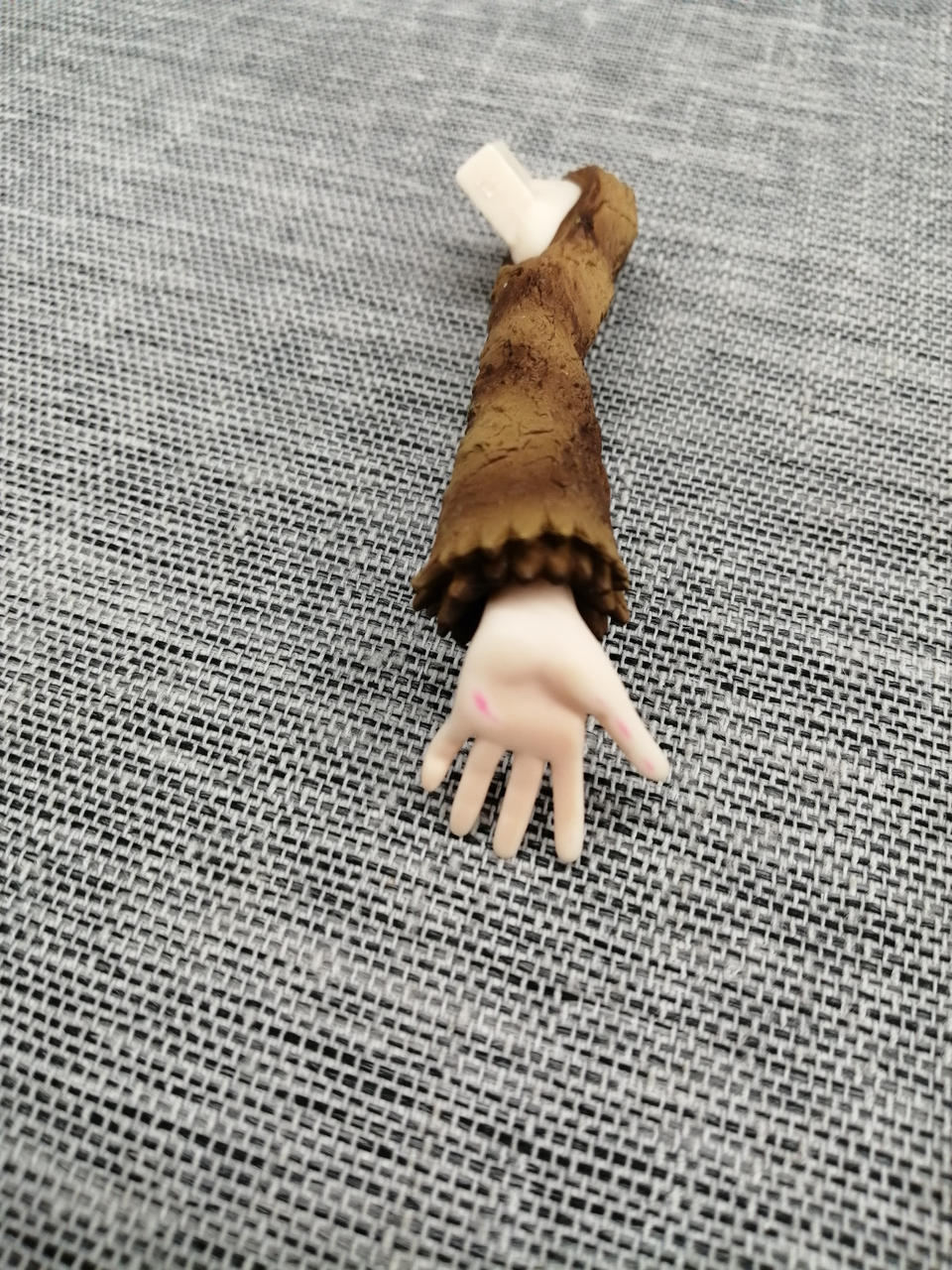 一部にペンの跡あります。