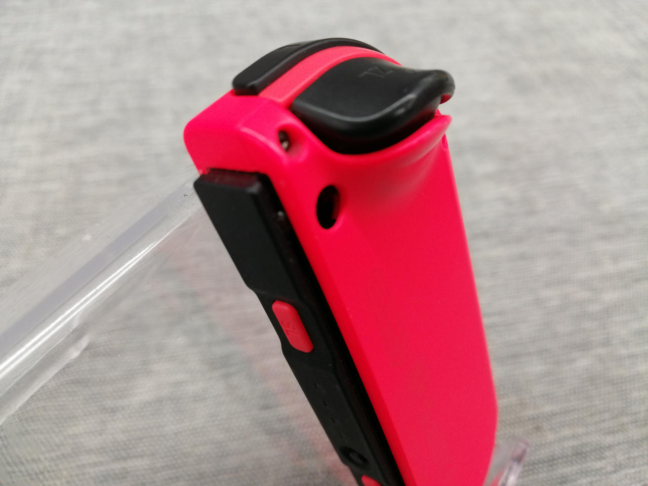 取り外しボタン破損しています