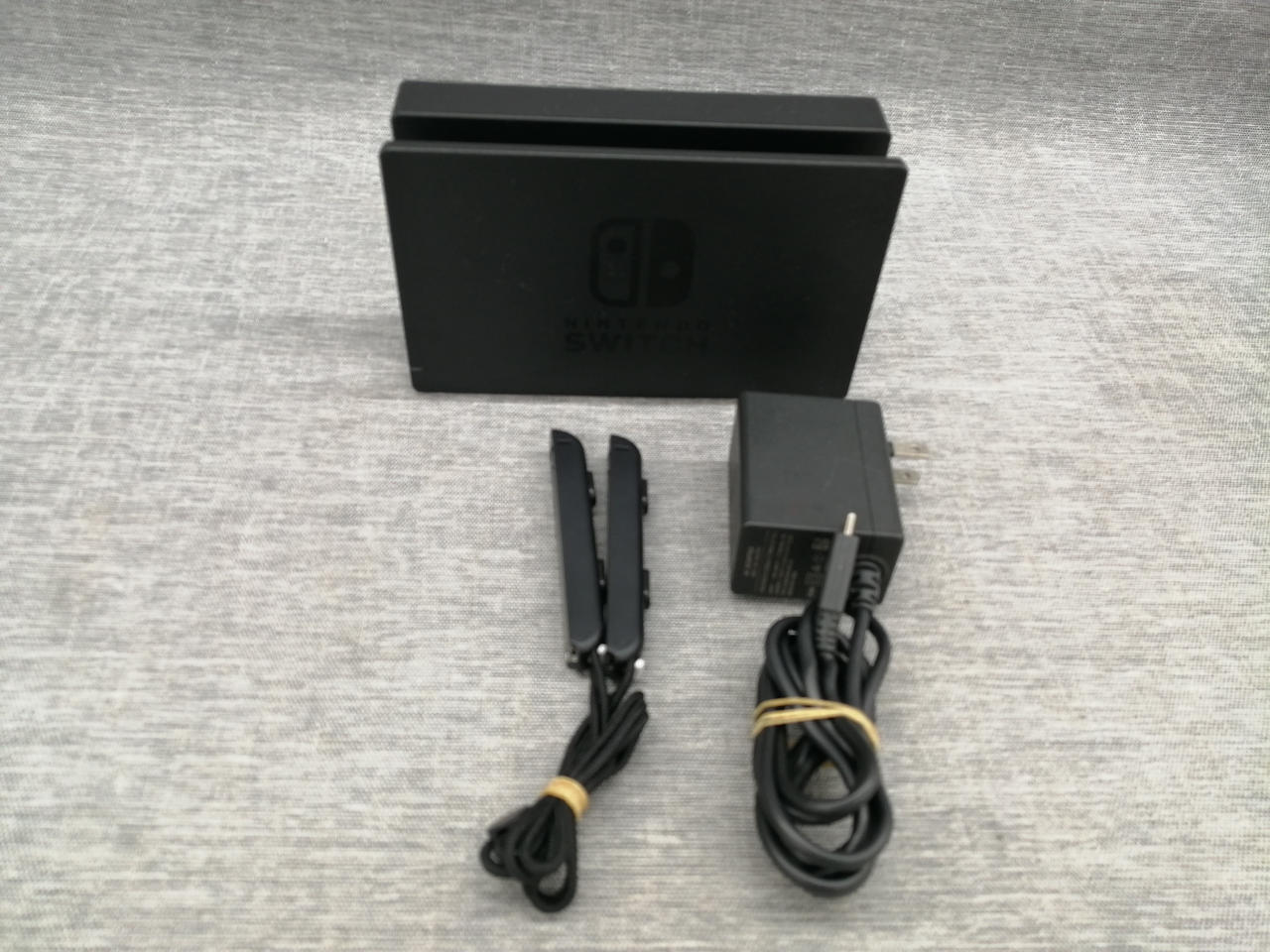 Switch本体　箱あり 61gQoRVNgOL._AC_SY200_QL15_.jpg