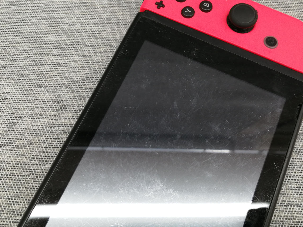 細かいスレキズ多数あります