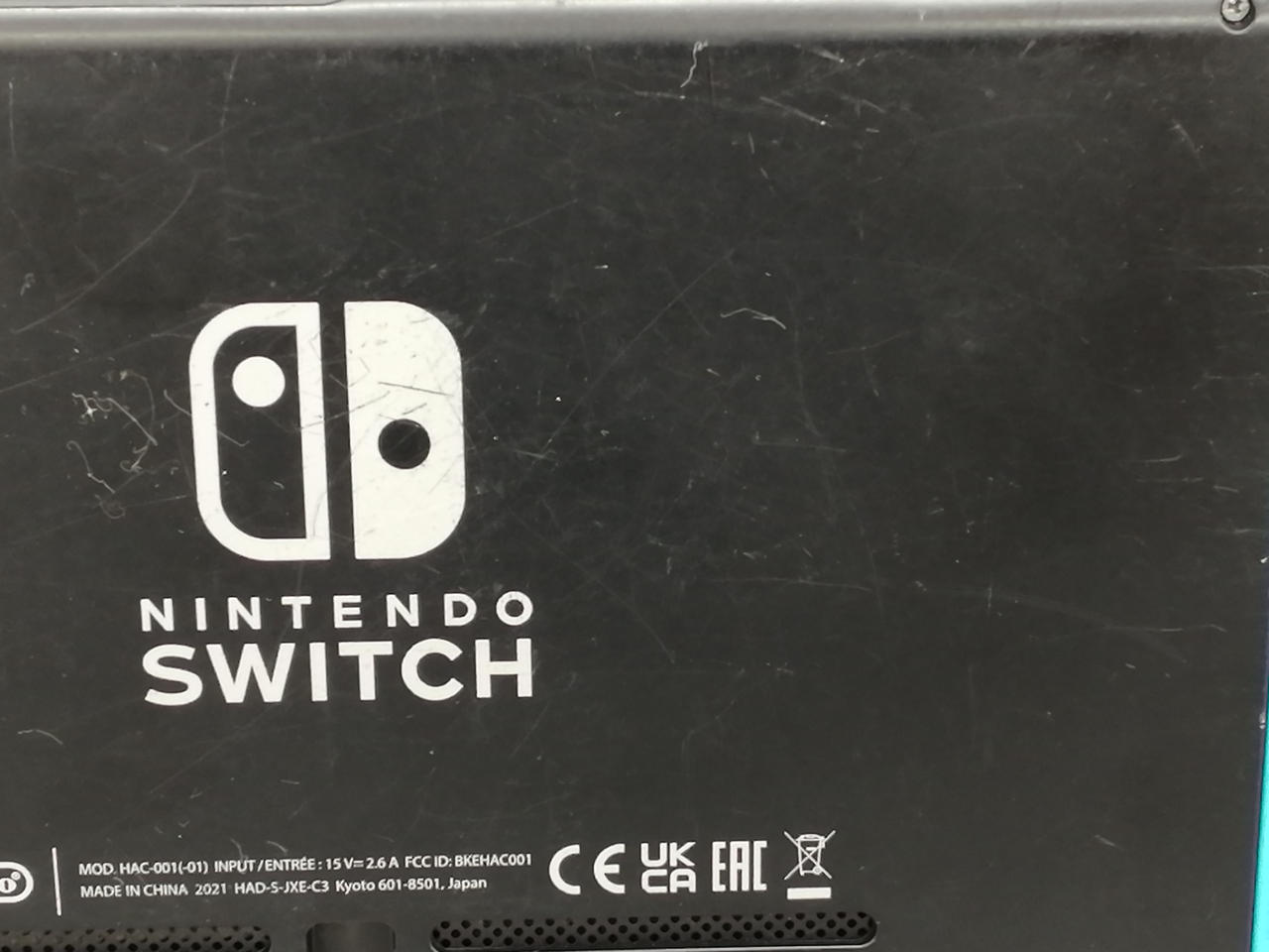 細かいスレキズ多数あります