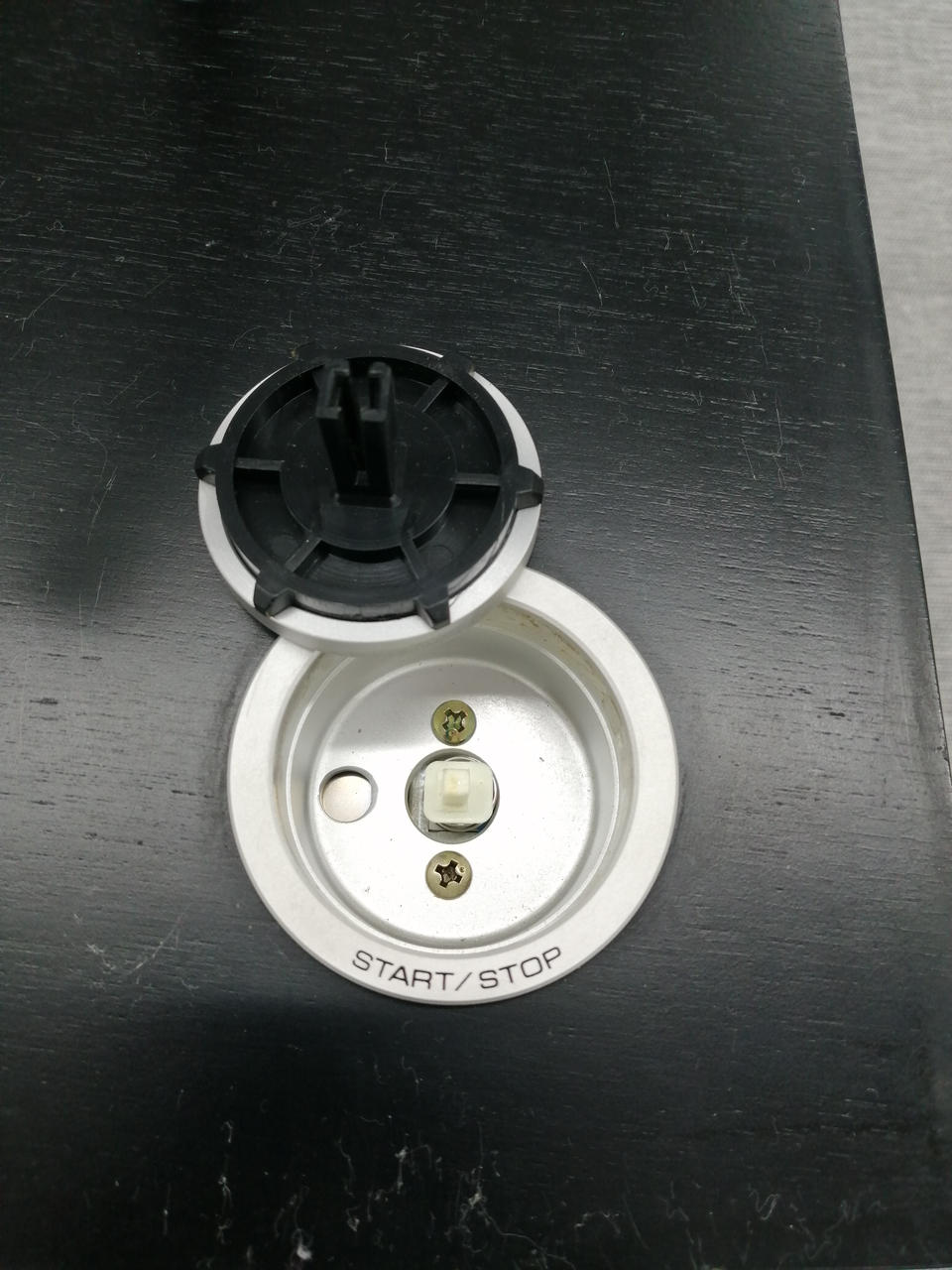 スイッチ外れやすいです(動作はします）