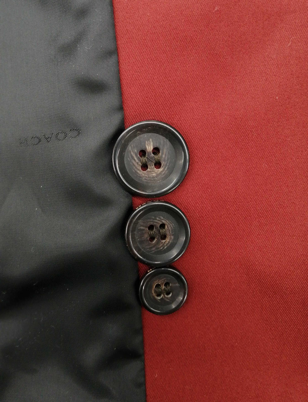 スペアボタン3個付属しています!