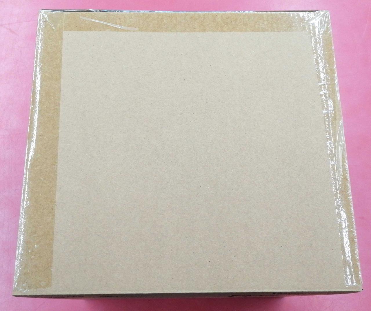 輸送箱の状態で未開封です。