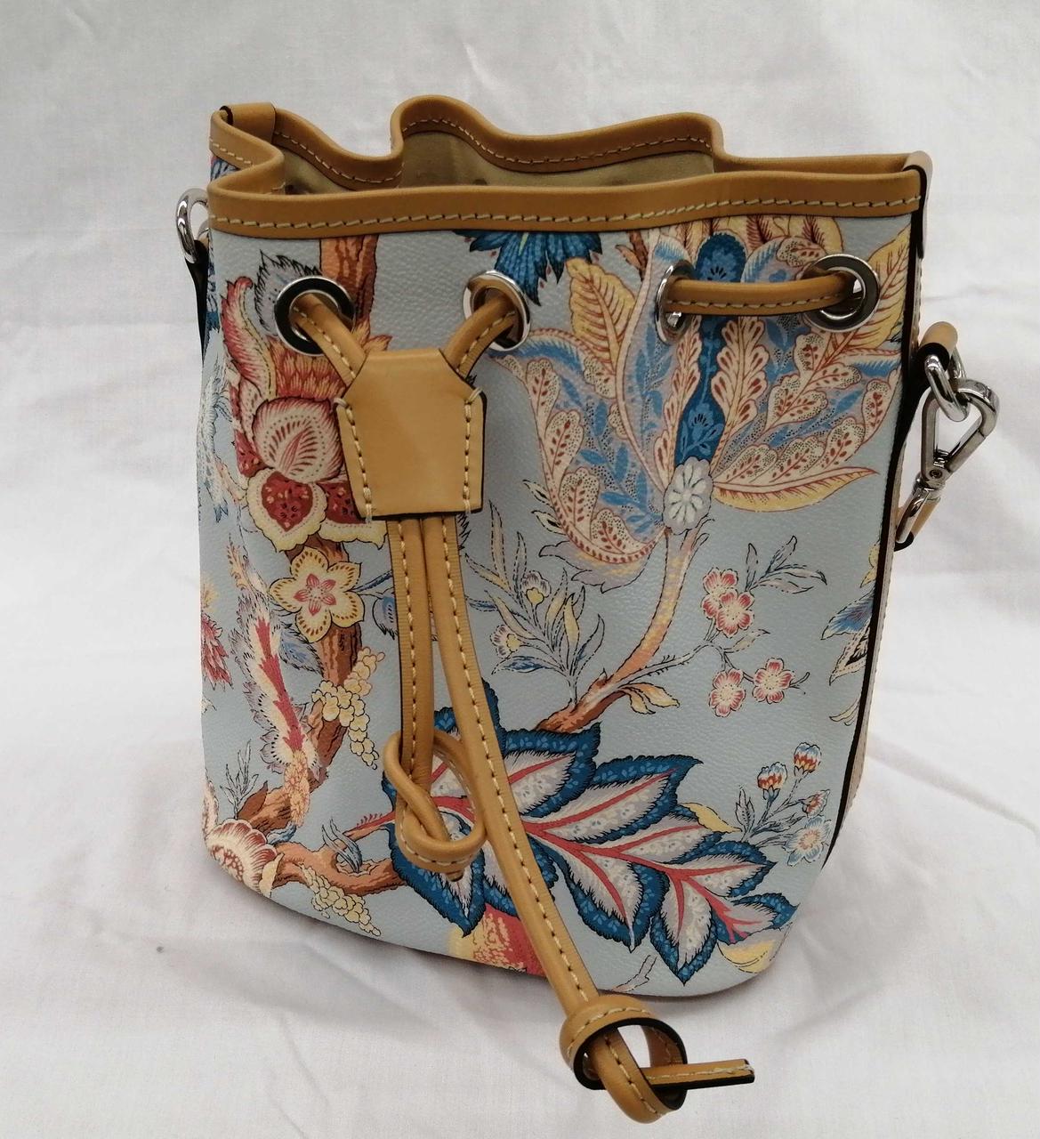 定価194000円 カーフスキン ETRO エトロ 巾着 ショルダーバッグ 定価194000円 カーフスキン ETRO エトロ 巾着 ショルダーバッグ