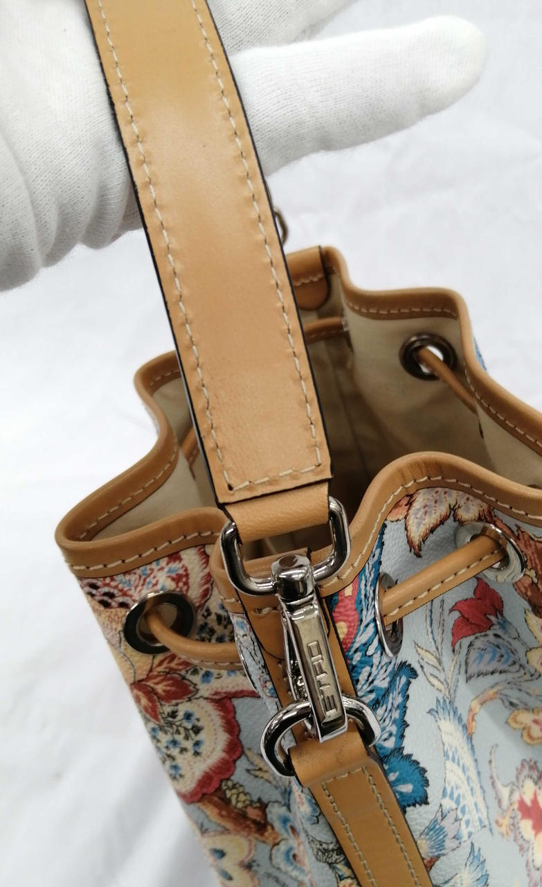 定価194000円　カーフスキン　ETRO エトロ 巾着 ショルダーバッグ 定価194000円 カーフスキン ETRO エトロ 巾着 ショルダーバッグ