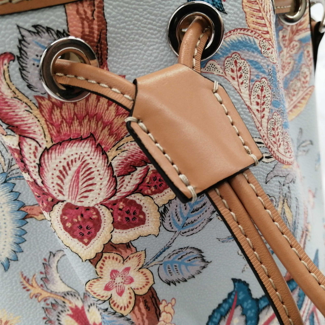 定価194000円　カーフスキン　ETRO エトロ 巾着 ショルダーバッグ 定価194000円♡新品♡カーフスキン♡ETRO エトロ 巾着