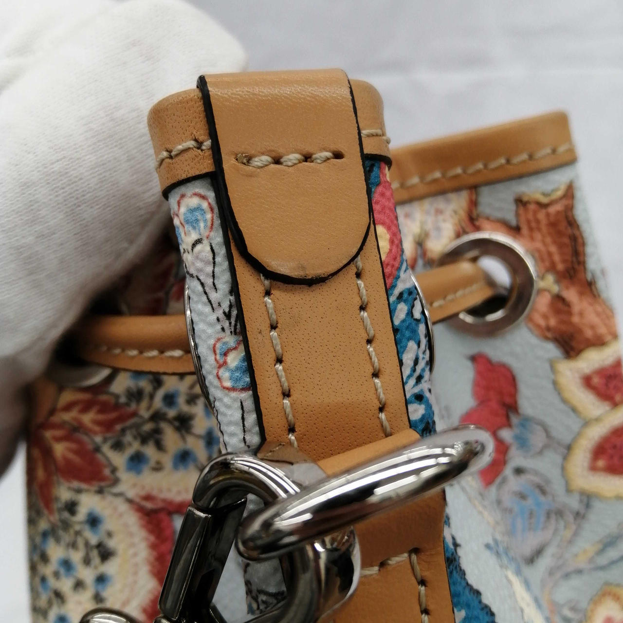 定価194000円♡新品♡カーフスキン♡ETRO エトロ 巾着 ショルダーバッグ 定価194000円♡新品♡カーフスキン♡ETRO エトロ 巾着