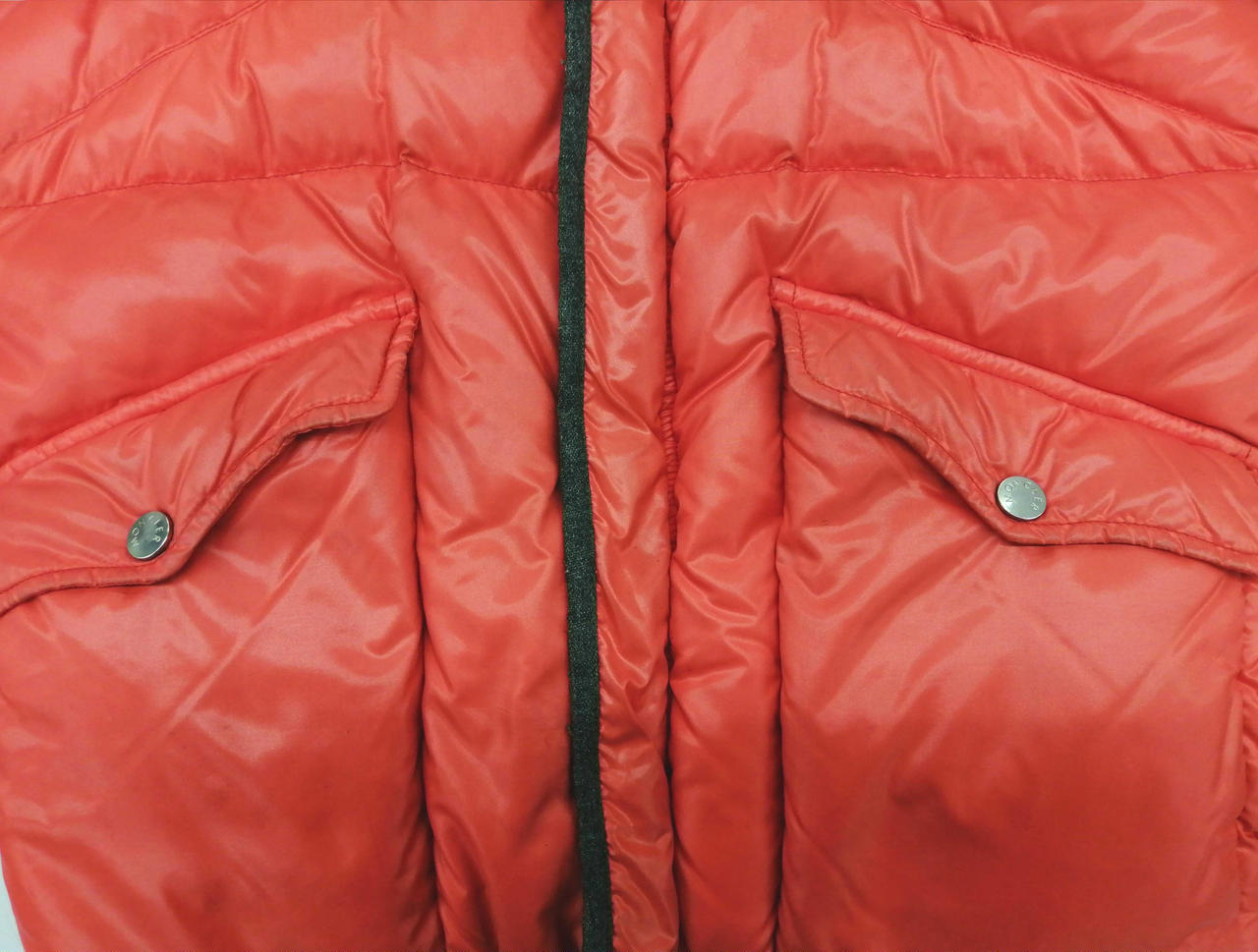 汚れ箇所有ります。