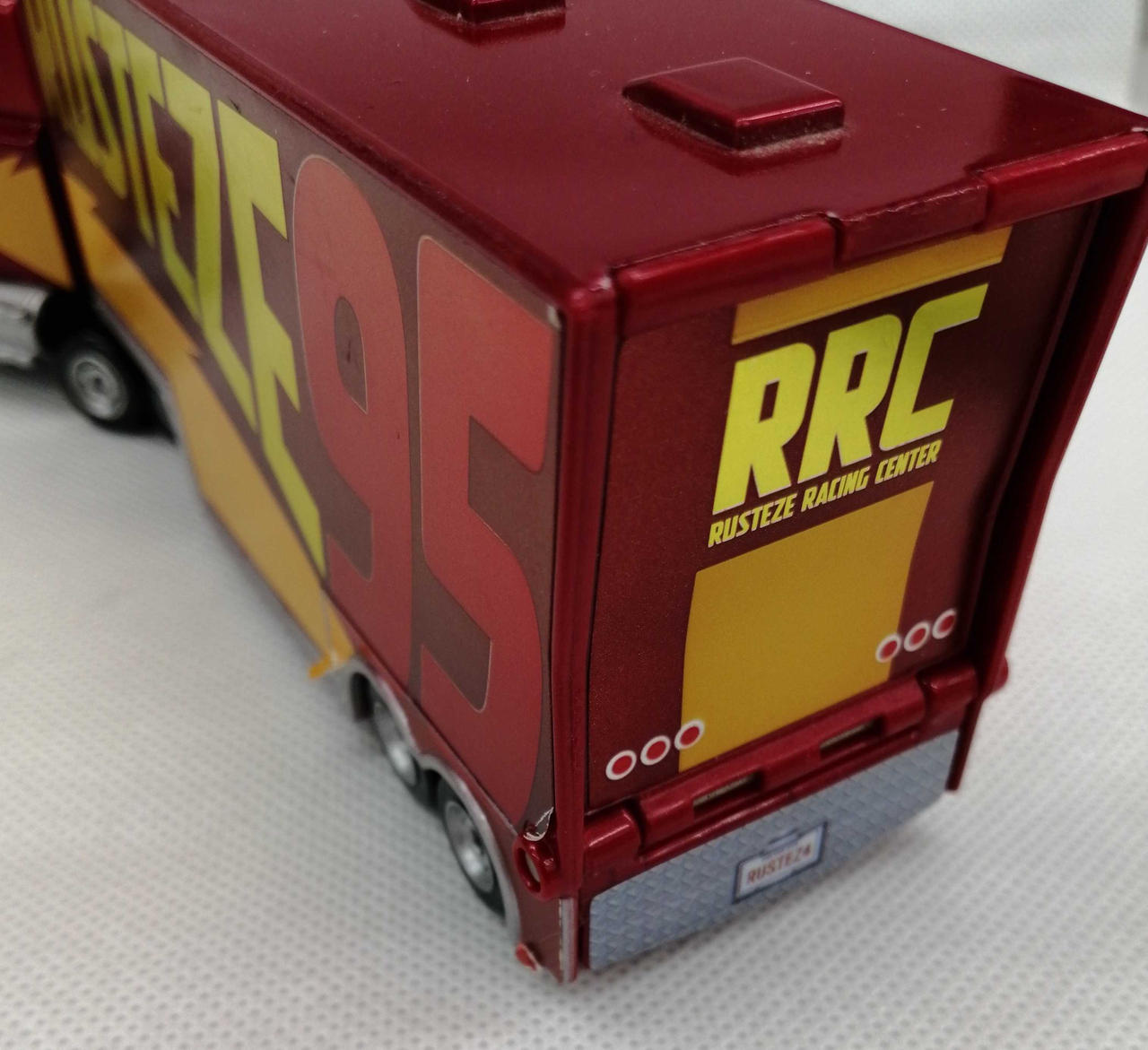 塗装とシール剥がれています