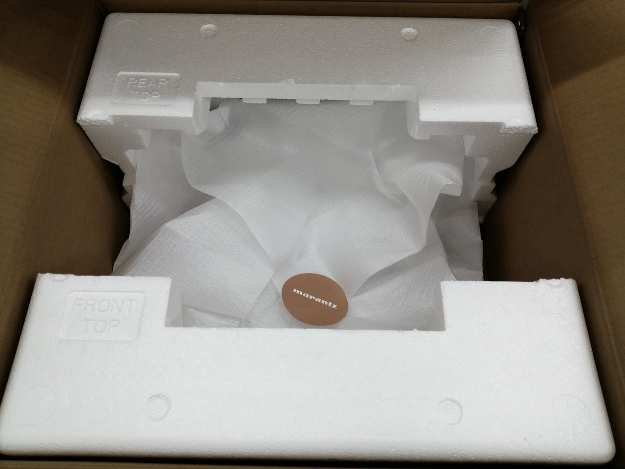 箱の中はこのように包んで配送します