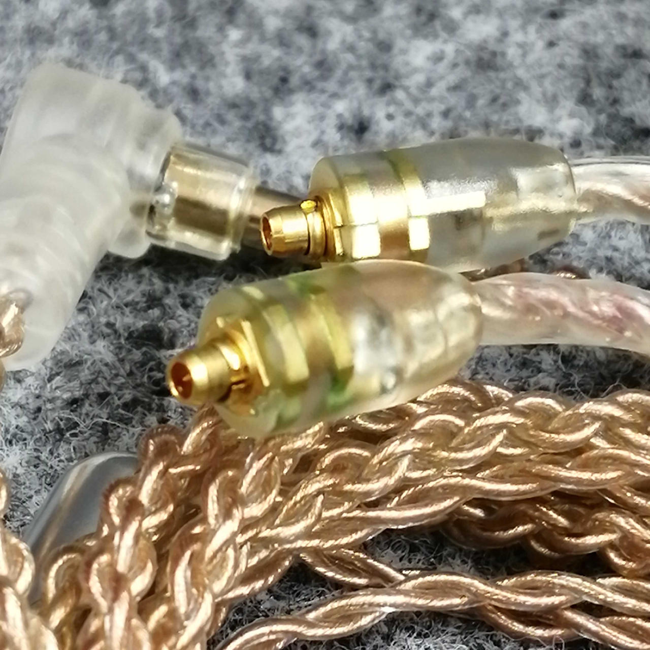 コネクタ部緑化跡あります