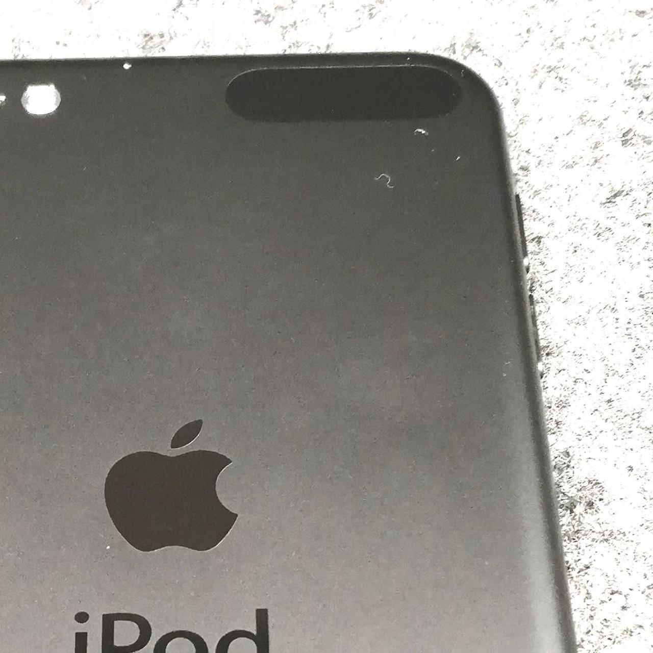 リンゴマークの右上に若干の凹みあり