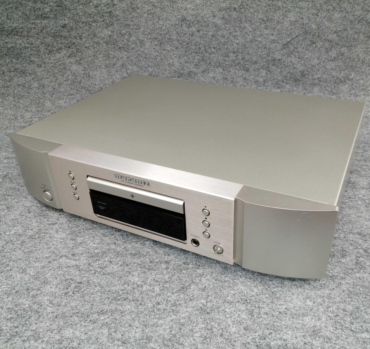 マランツ、エントリー向けCDプレーヤー「CD5004」 - 価格.com