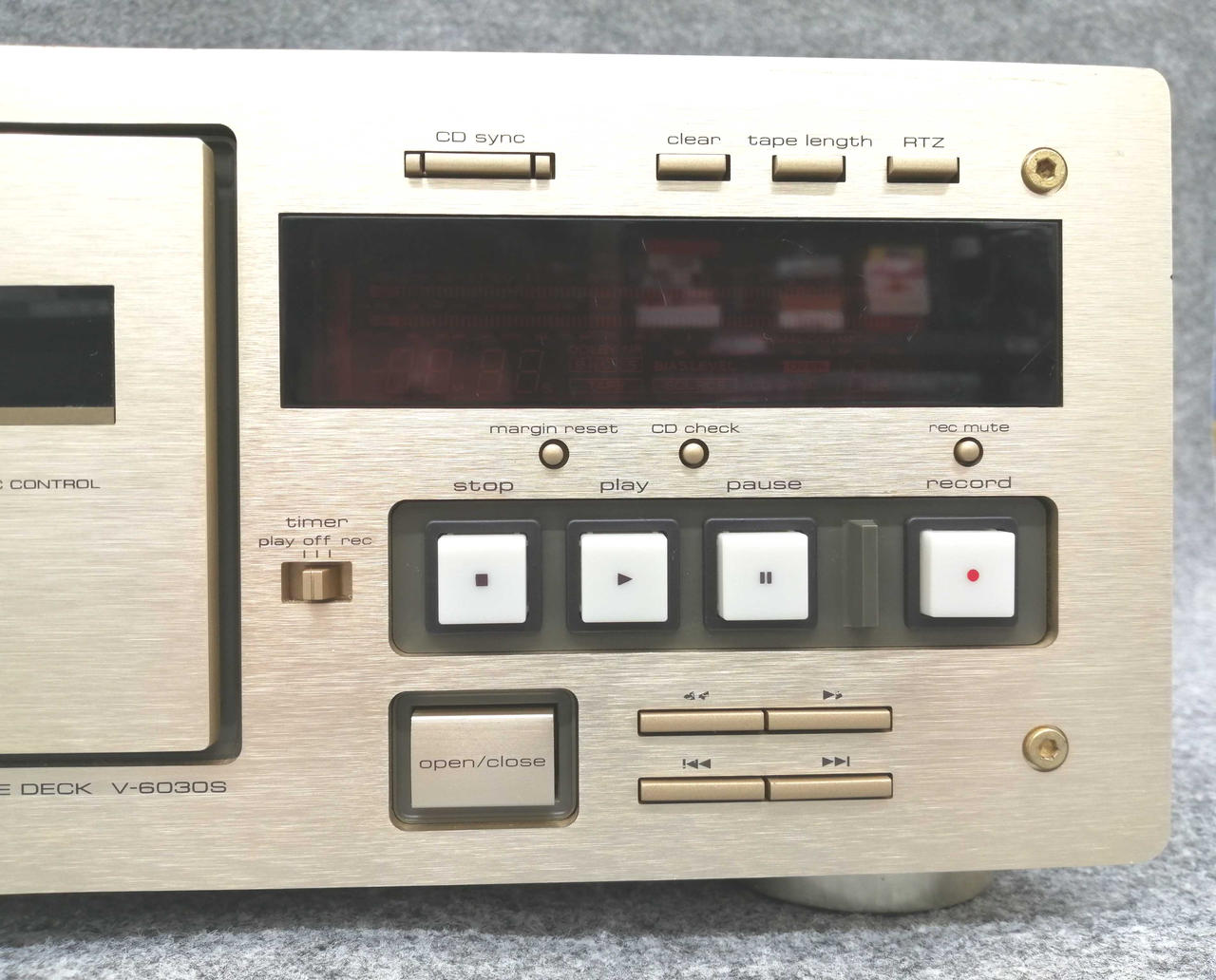 TEAC カセットデッキ　V-6030S TEAC V-6030Sの仕様 ティアック