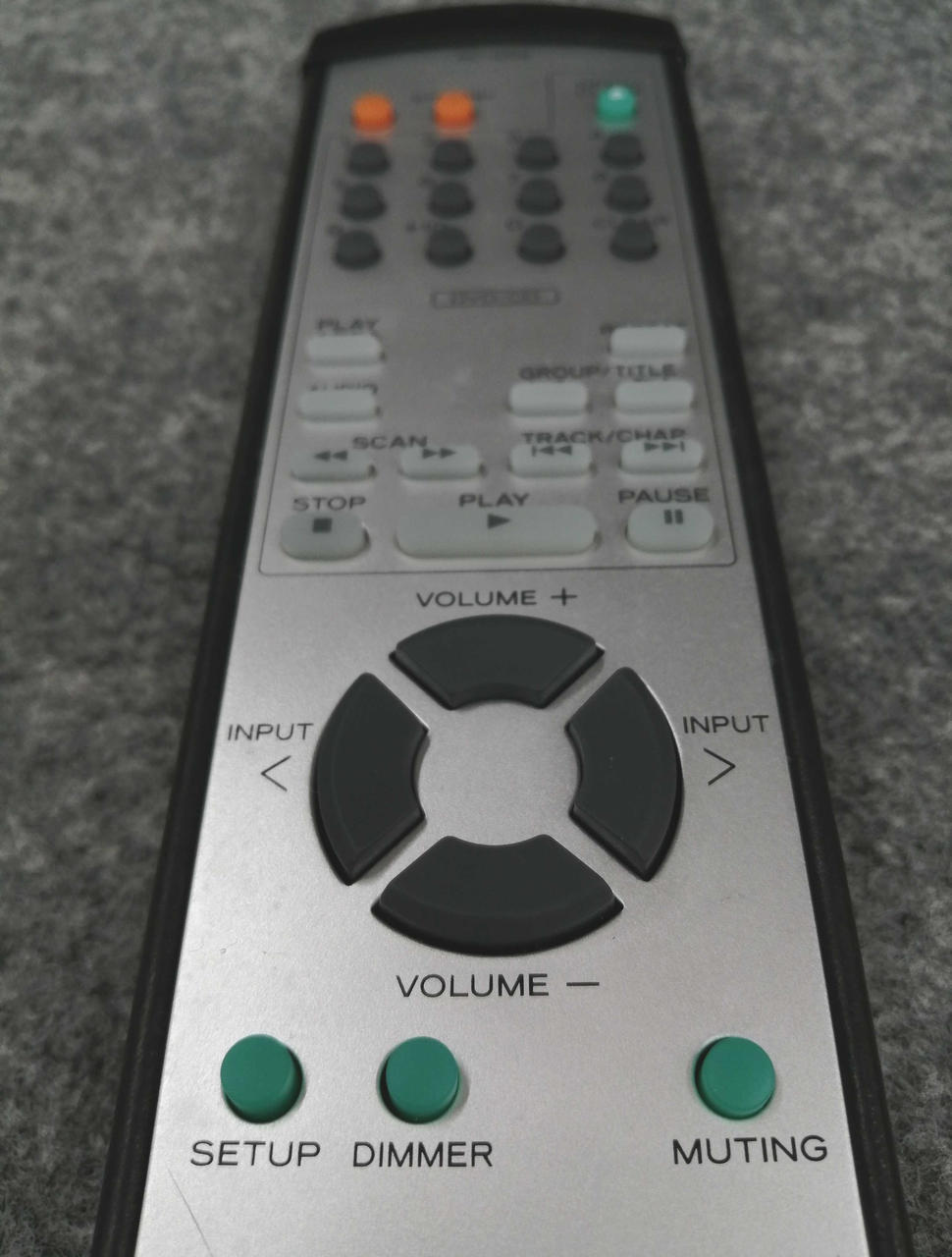 リモコン使用感あり