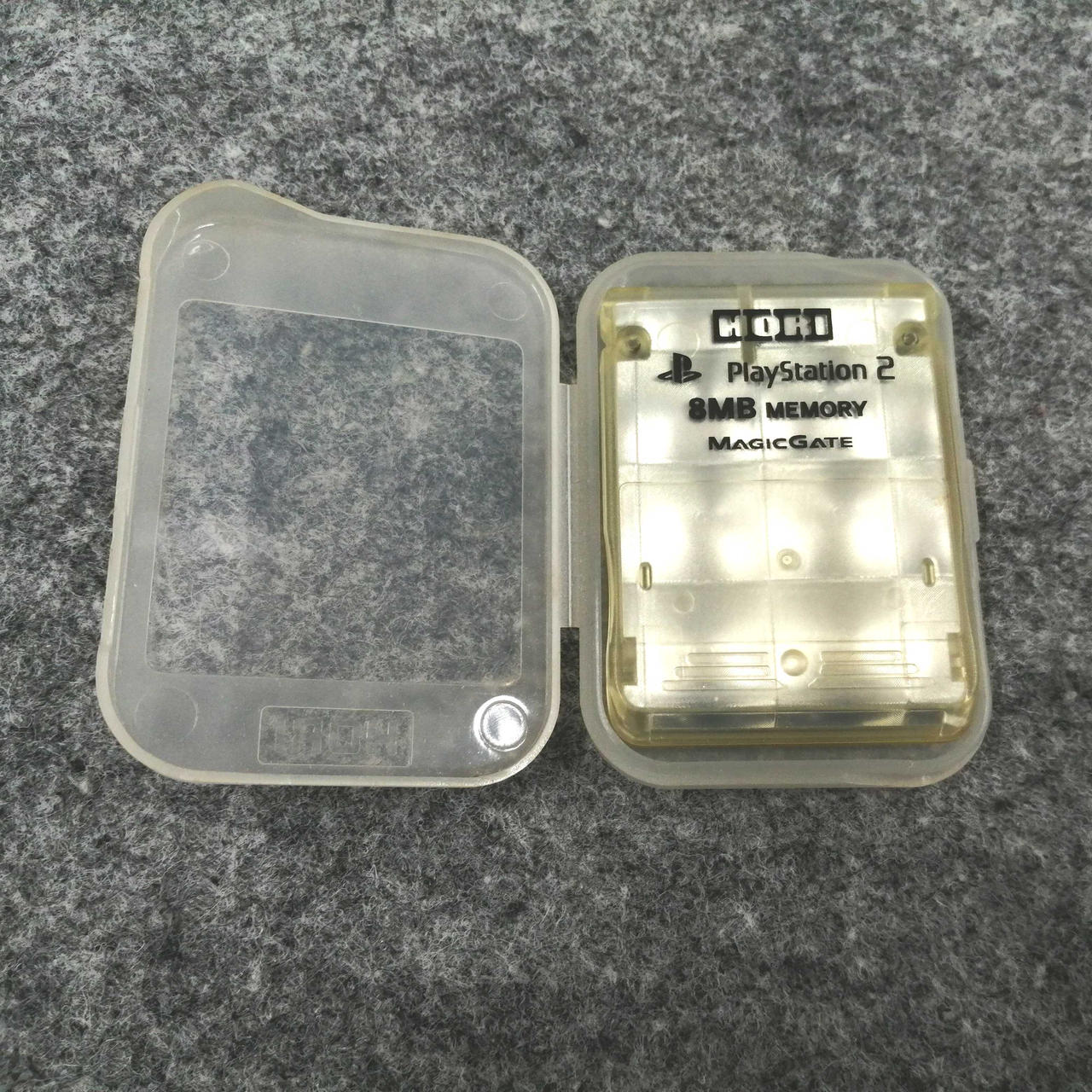 HORI製メモリーカード付属します