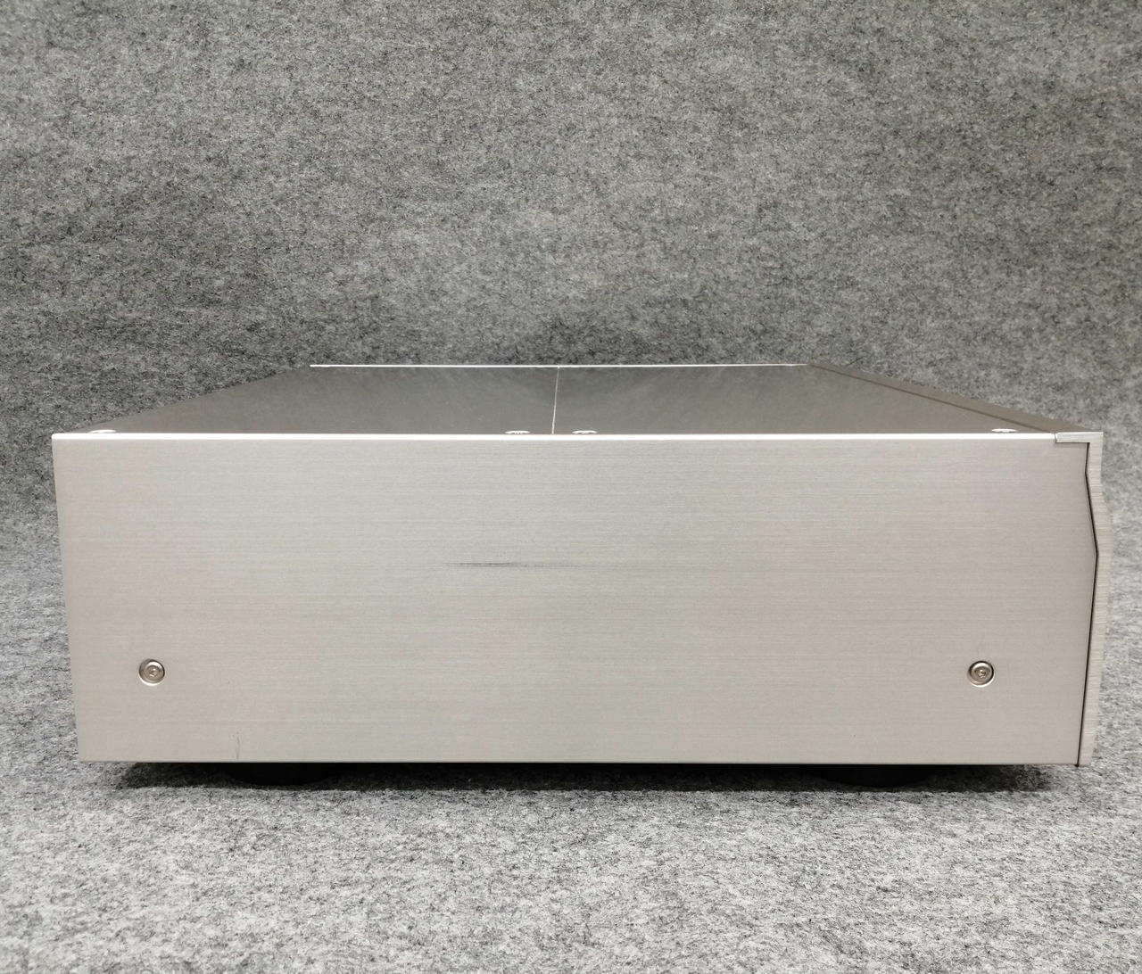 側面に擦りキズあり