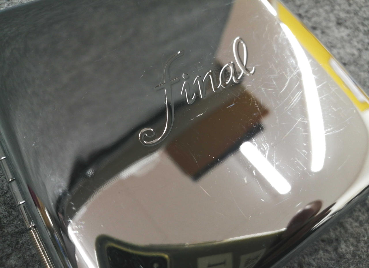 ケース使用感あり