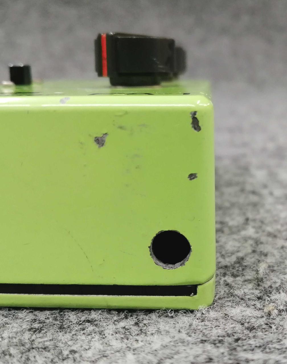 何かの意図で掘られた穴あり