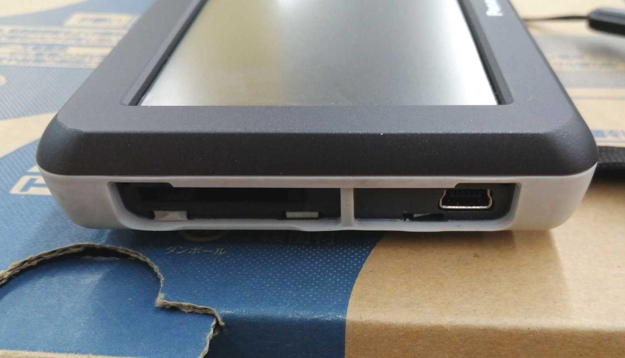 側面キャップ部分破損有り