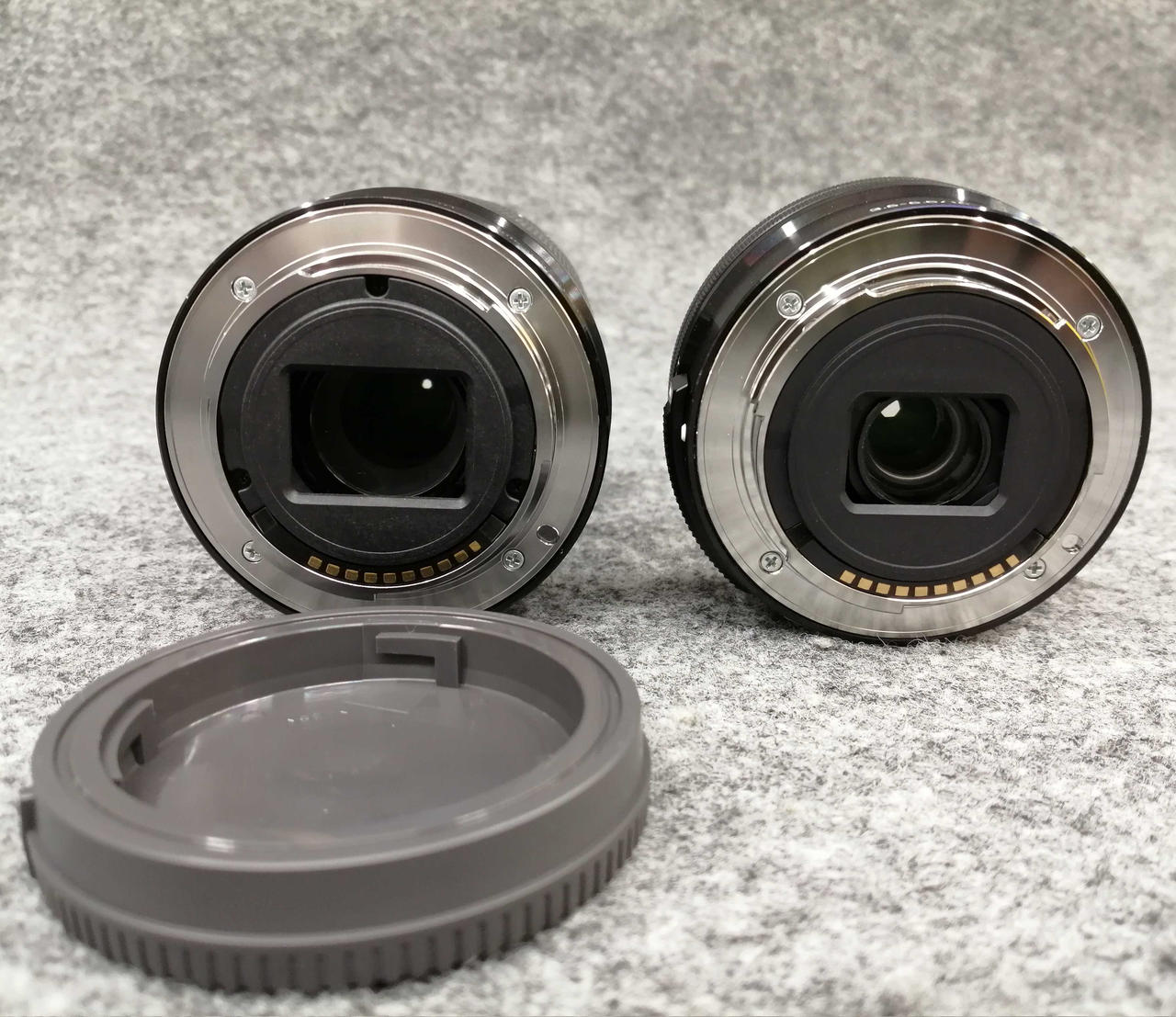 片レンズの接点側キャップは1点のみです