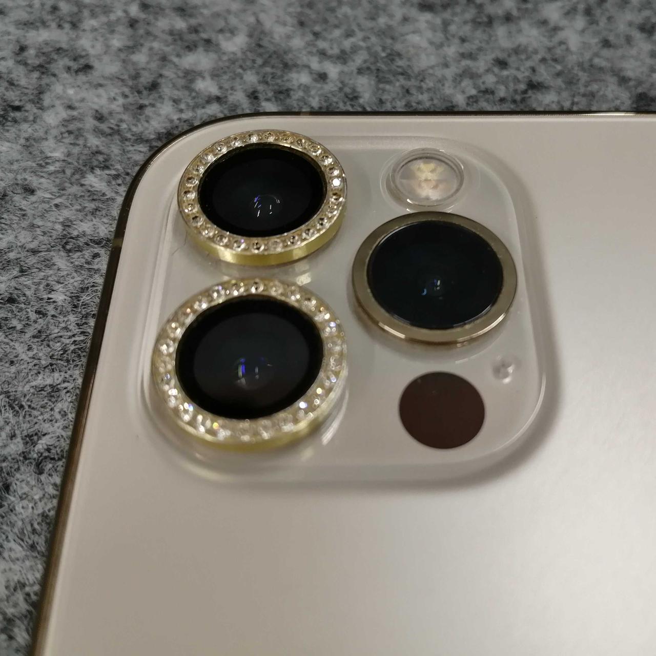 カメラレンズ周り装飾されてます