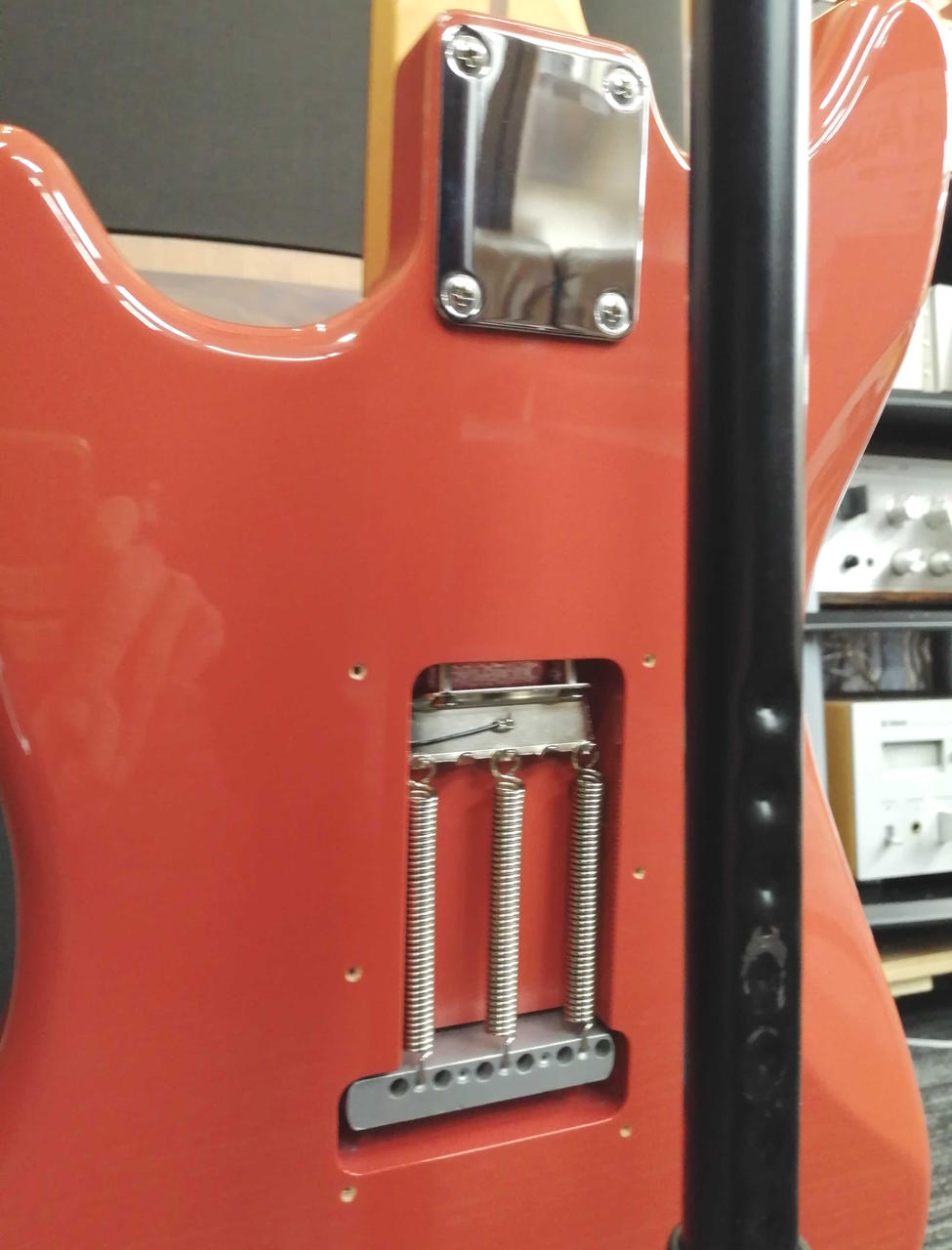 ※トレモロスプリングカバー欠品してます。