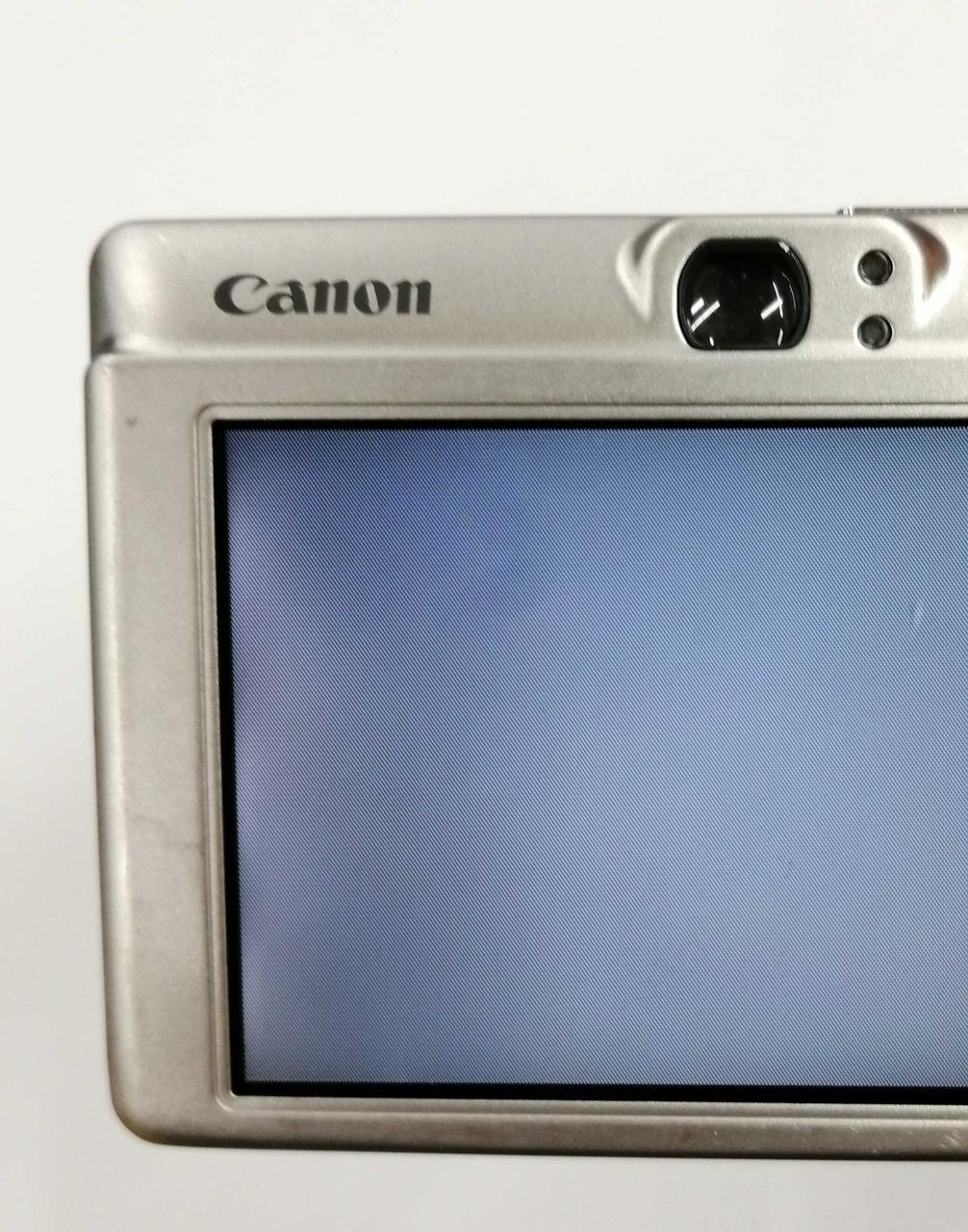 ズーム時レンズ内のホコリの影映り込みます