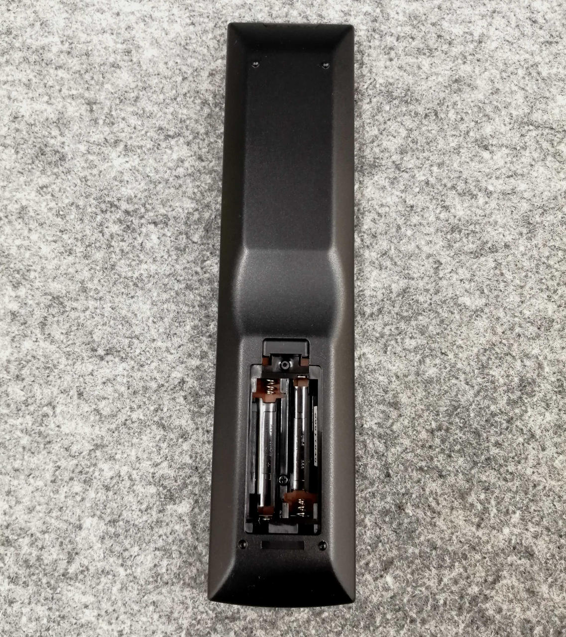 リモコンの電池蓋ありません